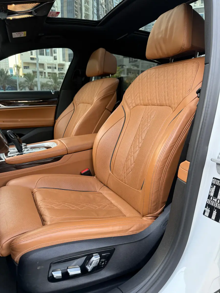 Rent BMW 730Li 2022 in Dubai — photo 7 of 12