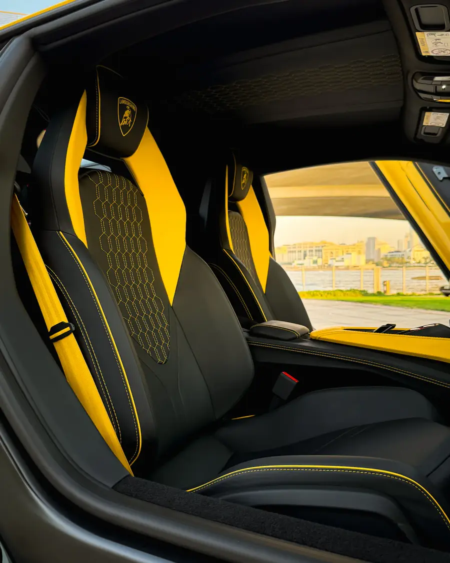 Rent Lamborghini Revuelto: The Apex of Performance 2024 in Dubai — photo 10 of 10