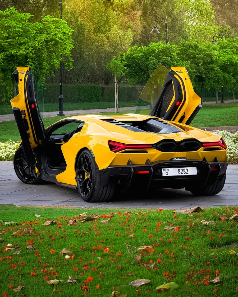 Rent Lamborghini Revuelto: The Apex of Performance 2024 in Dubai — photo 2 of 10