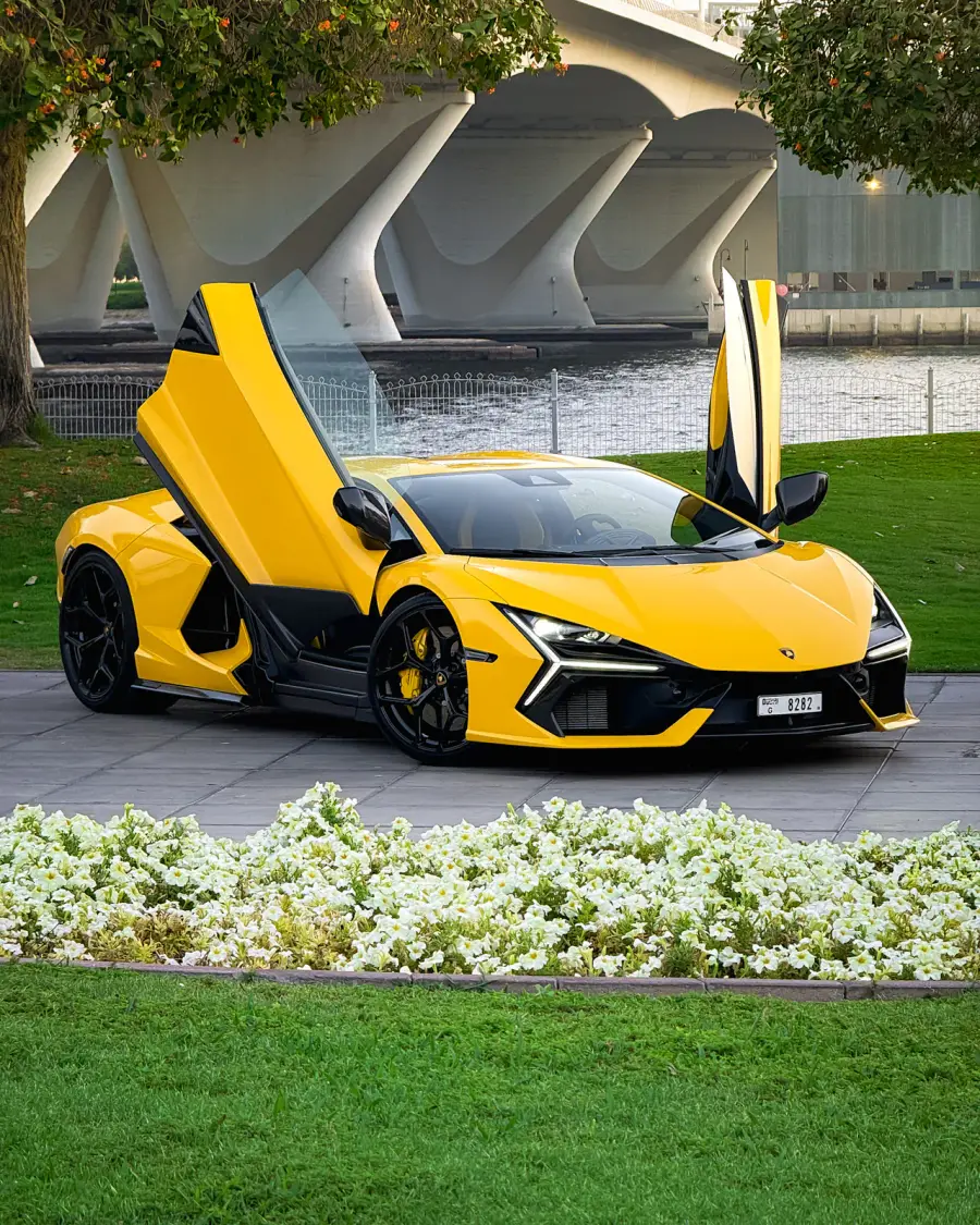 Rent Lamborghini Revuelto: The Apex of Performance 2024 in Dubai — photo 3 of 10