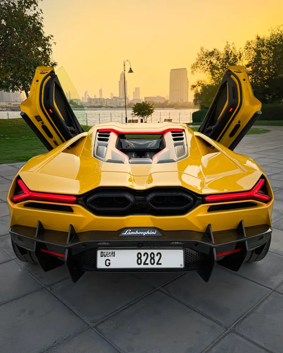 Rent Lamborghini Revuelto: The Apex of Performance 2024 in Dubai — photo 5 of 10