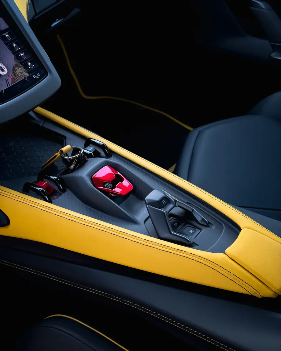 Rent Lamborghini Revuelto: The Apex of Performance 2024 in Dubai — photo 9 of 10