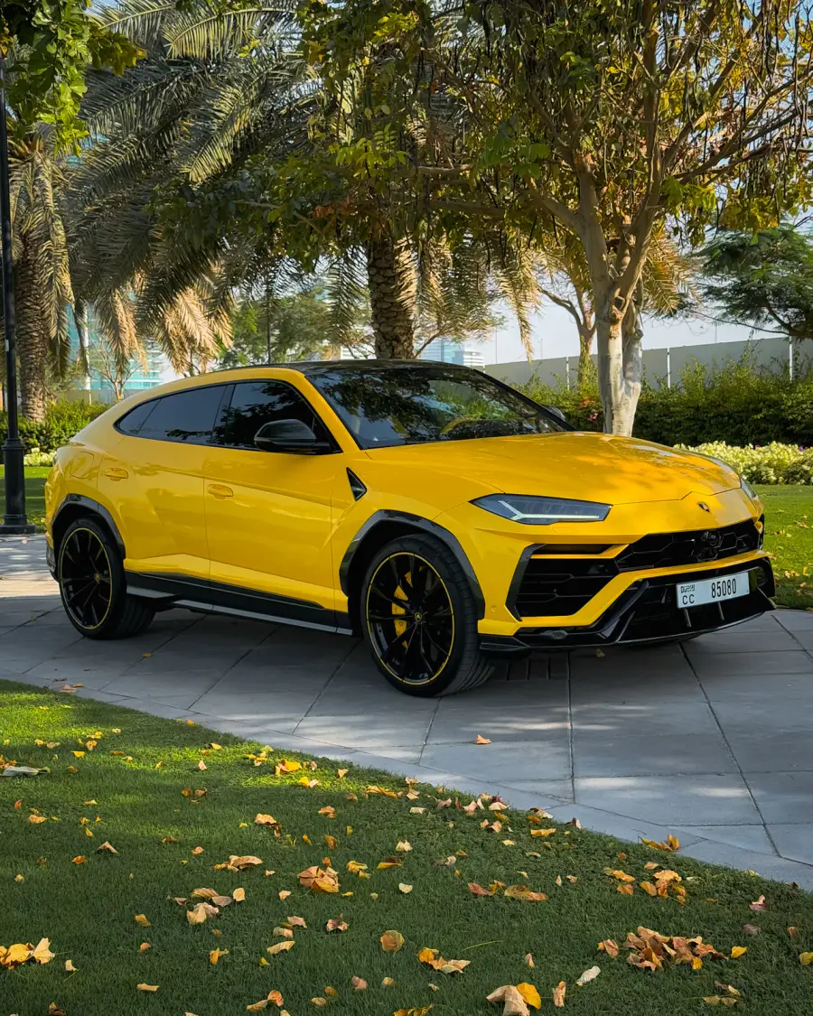 Alquiler de coches Lamborghini Urus Amarillo 2021 en Dubái — foto 5 de 10