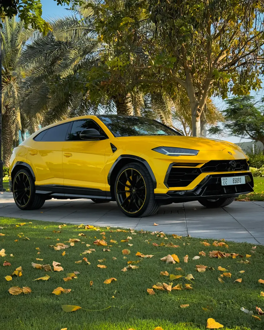Alquiler de coches Lamborghini Urus Amarillo 2021 en Dubái — foto 7 de 10