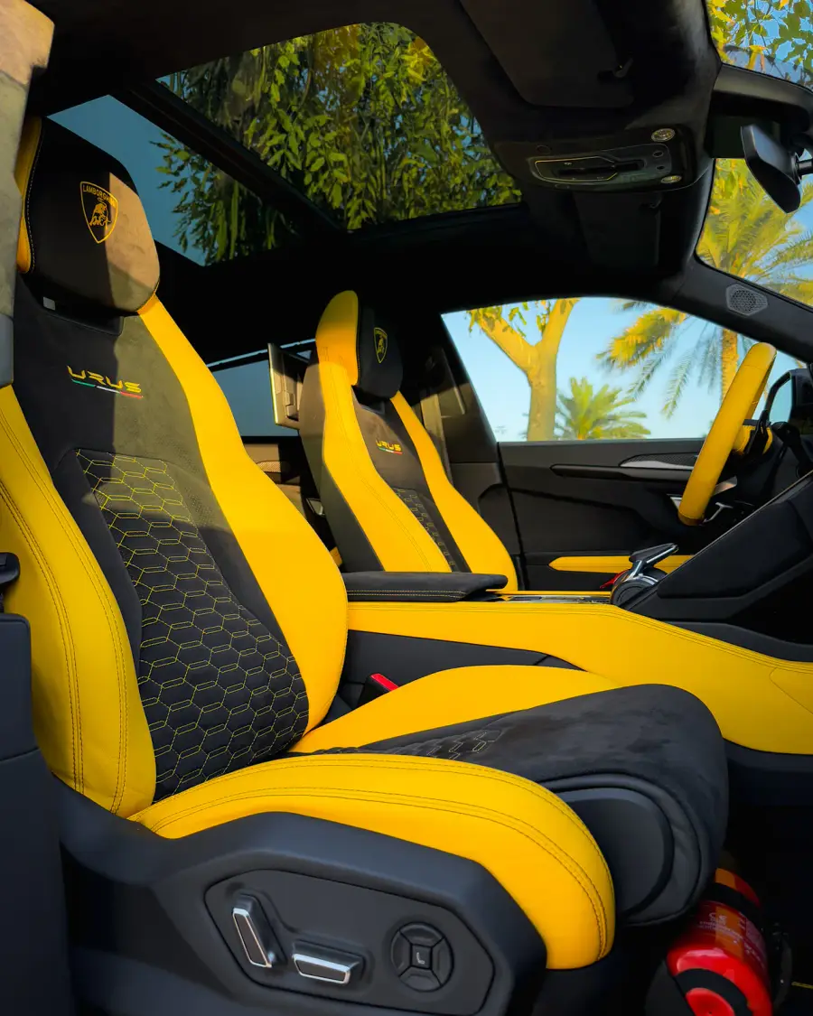 Alquiler de coches Lamborghini Urus Amarillo 2021 en Dubái — foto 8 de 10