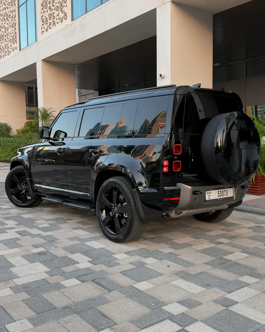 Rent Land Rover Defender Black 2025 in Dubai — photo 4 of 8