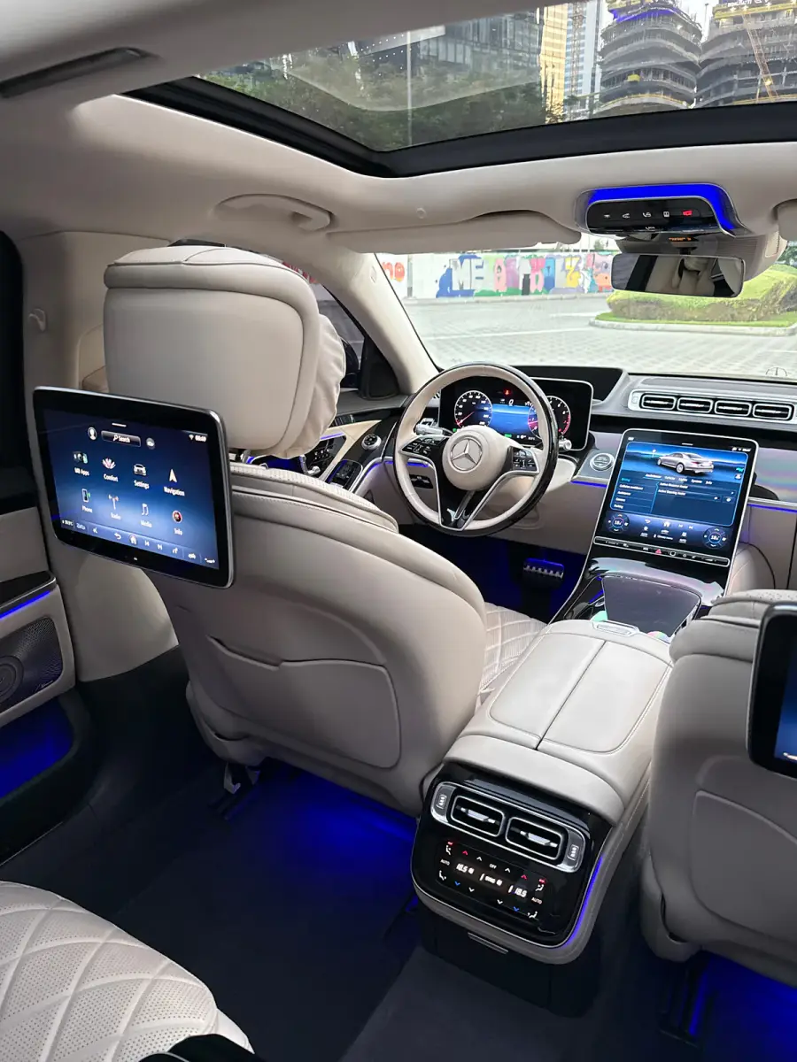 Rent Mercedes S500 Black 2022 in Dubai — Mercedes-Benz — photo 10 of 12