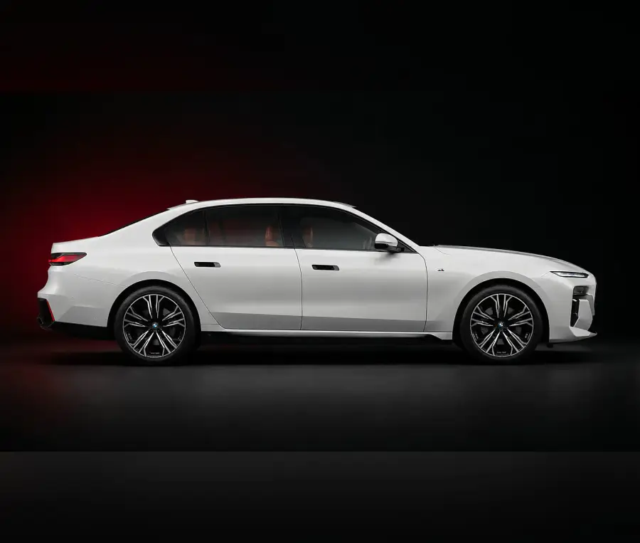 Аренда авто BMW 735i белого цвета 2024 в Дубае в аренду в Дубай, ОАЭ — BMW — фото 2 из 4