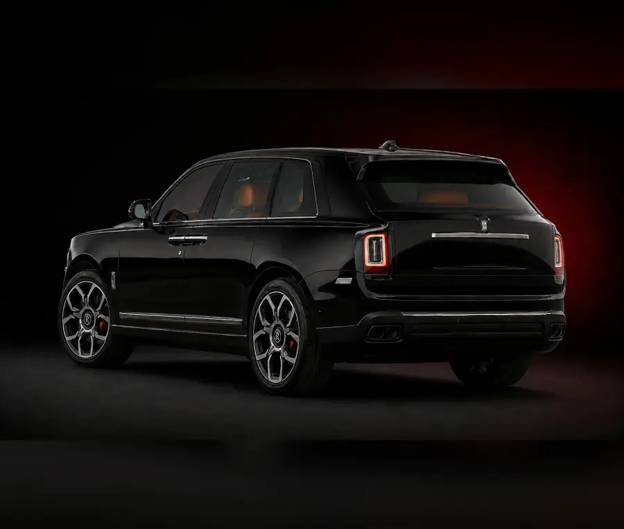 Rent Rolls-Royce Cullinan Black 2024 in Dubai — photo 3 of 4