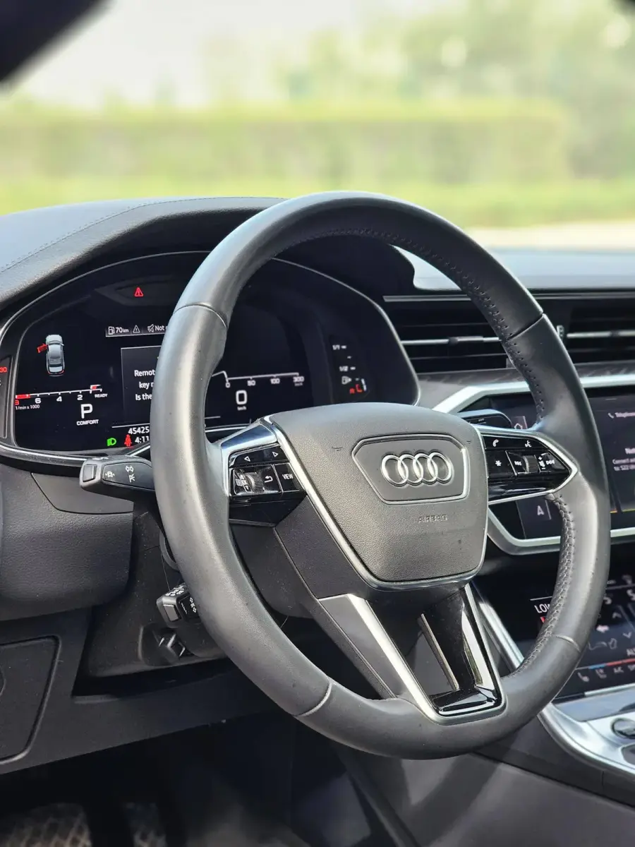 Rent Audi A6 in Dubai — photo 9 of 9