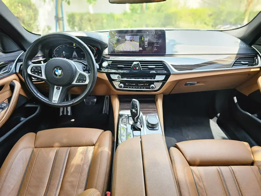 Rent BMW 520i 2023 in Dubai — photo 7 of 9