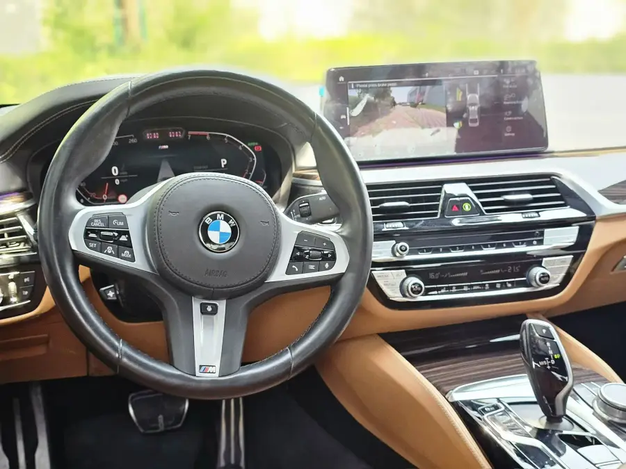 Rent BMW 520i 2023 in Dubai — photo 9 of 9
