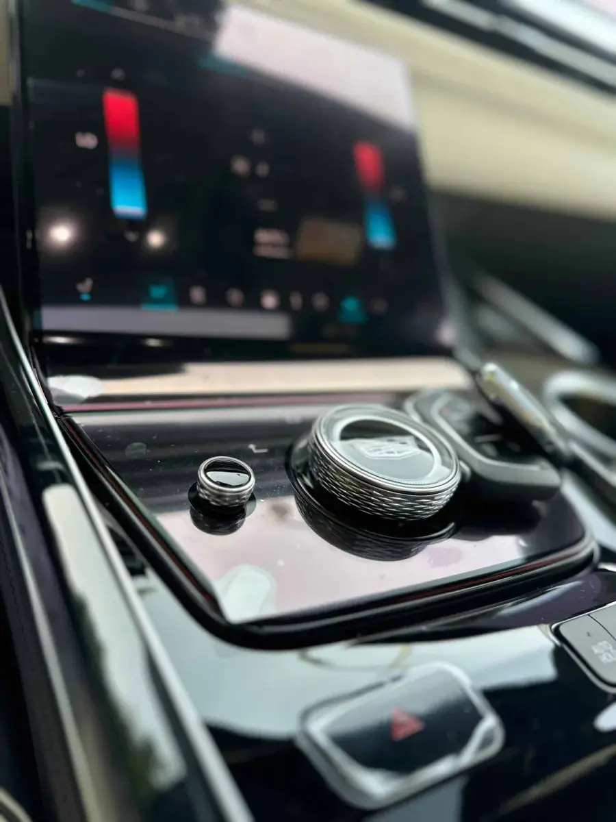 Rent Cadillac Escalade 2023 in Dubai — photo 2 of 8