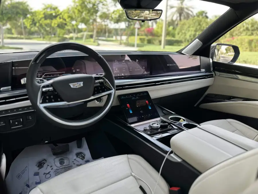 Rent Cadillac Escalade 2025 in Dubai — photo 8 of 9