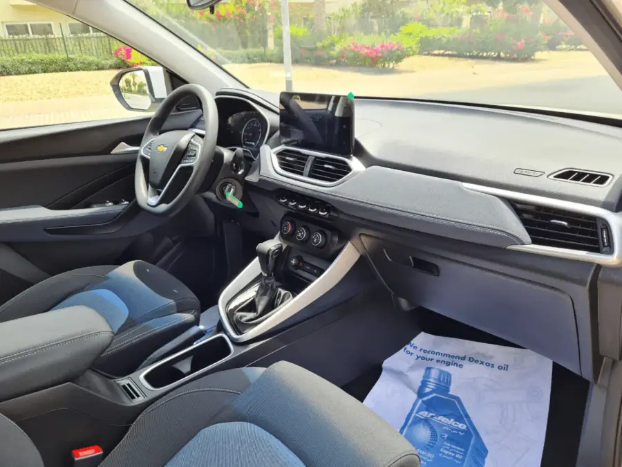 Rent Chevrolet Captiva 2022 in Dubai — photo 4 of 7