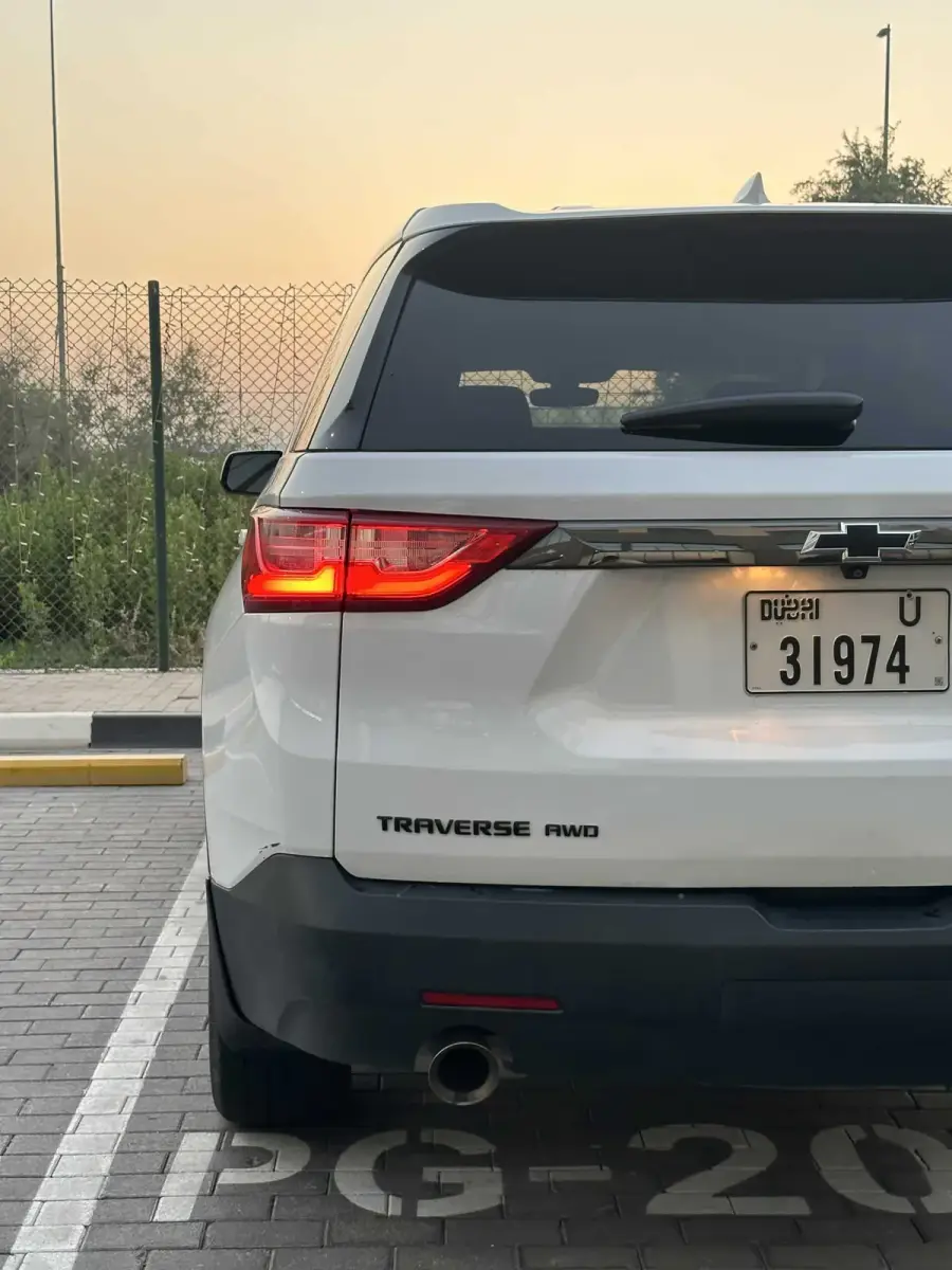 Rent Chevrolet Traverse 2022 in Dubai — photo 4 of 9
