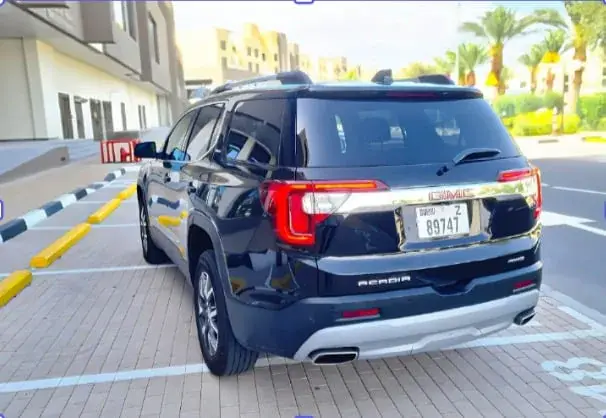 Rent GMC Acadia 2022 in Dubai — photo 2 of 6