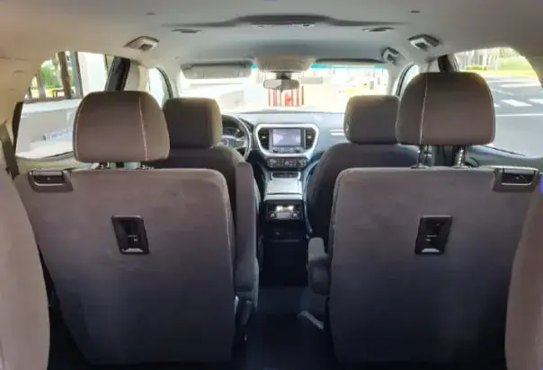 Rent GMC Acadia 2022 in Dubai — photo 3 of 6