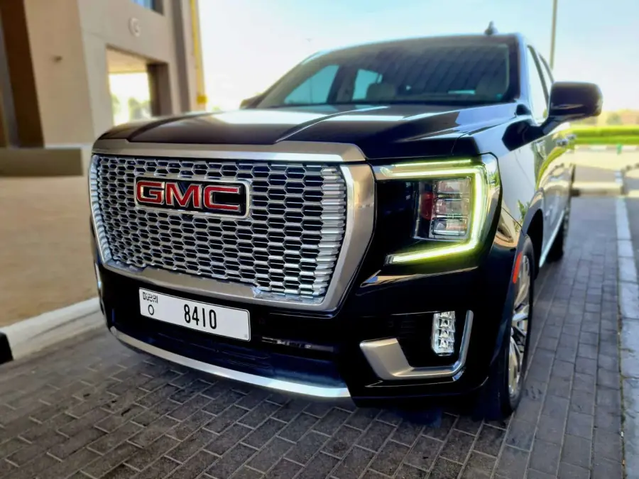 Rent GMC Yukon Denali 2022 in Dubai — photo 3 of 9