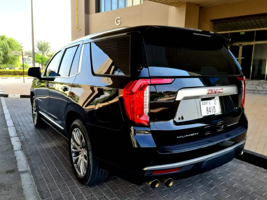 Rent GMC Yukon Denali 2022 in Dubai — photo 4 of 9