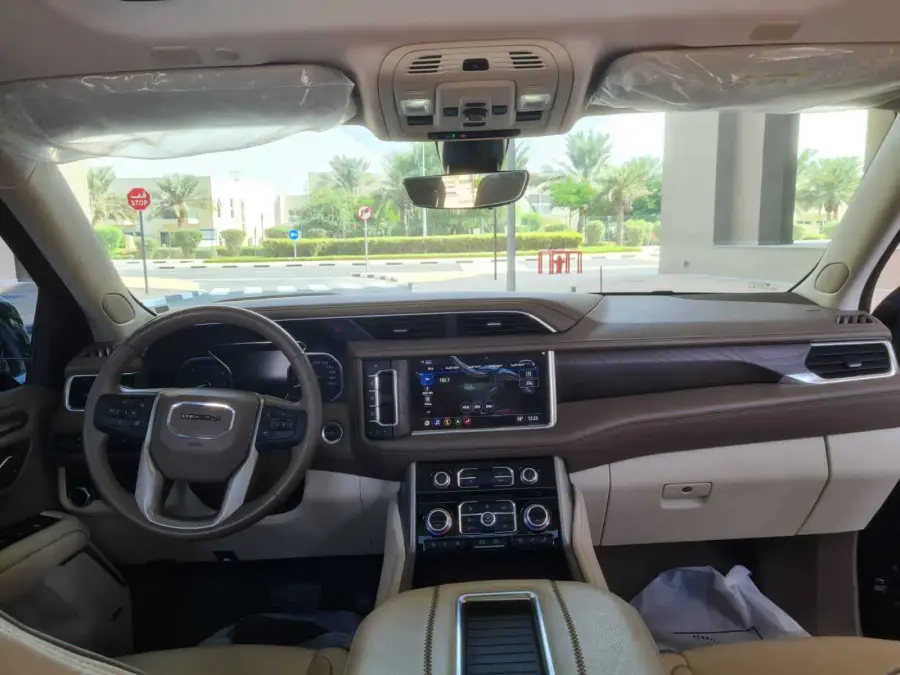 Rent GMC Yukon Denali 2022 in Dubai — photo 8 of 9