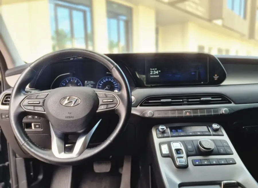 Rent Hyundai Palisade 2021 in Dubai — photo 3 of 6