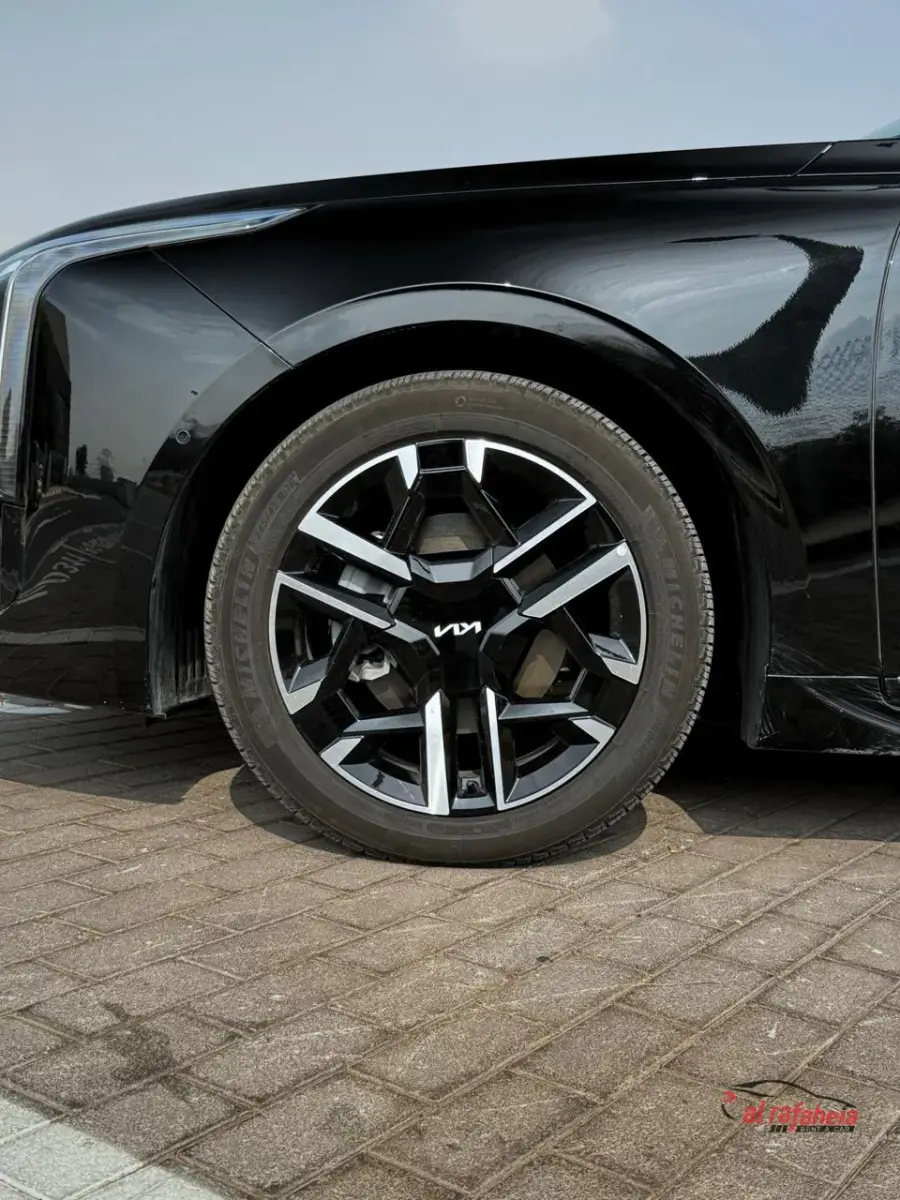 Rent Kia K8 2026 in Dubai — photo 3 of 5