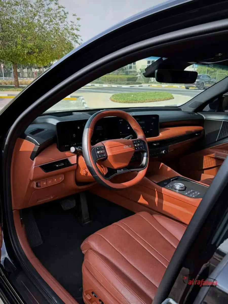 Rent Kia K8 2026 in Dubai — photo 4 of 5