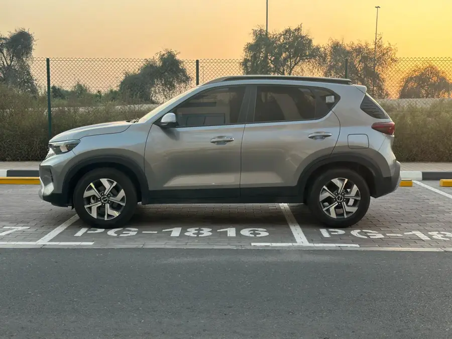 Rent Kia Sonet 2026 in Dubai — photo 3 of 6