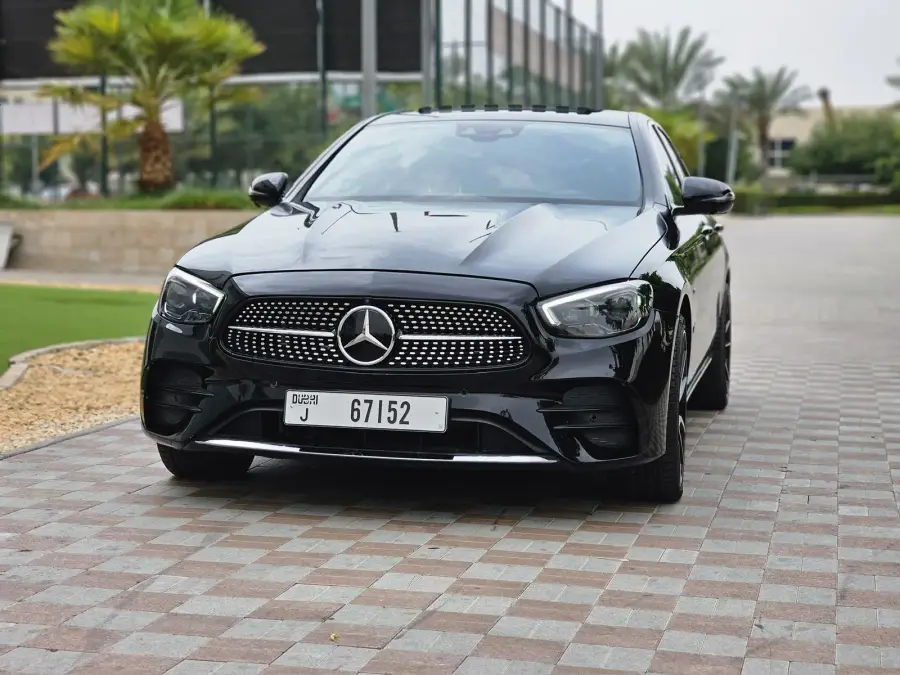Rent Mercedes E300 in Dubai — Mercedes-Benz — photo 7 of 8