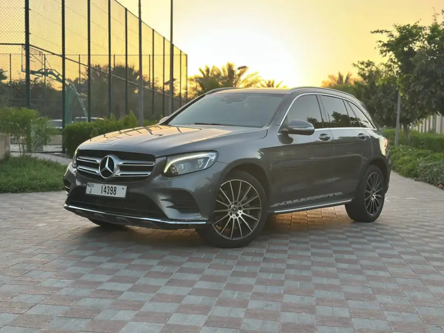 کرایہ Mercedes GLC 300 2021 دبئی میں — Mercedes-Benz — تصویر 2 از 9