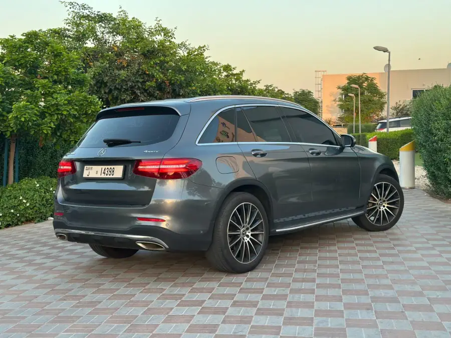 کرایہ Mercedes GLC 300 2021 دبئی میں — Mercedes-Benz — تصویر 4 از 9