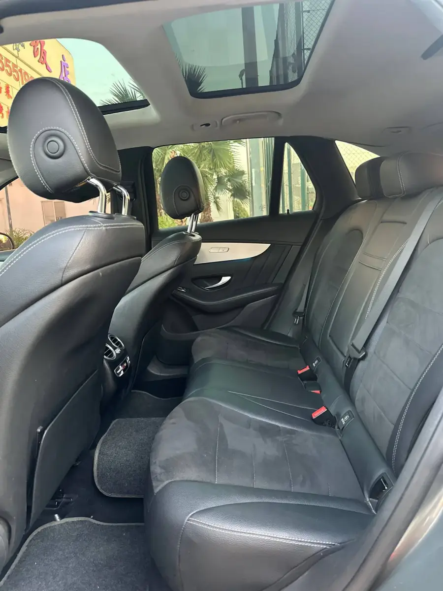 کرایہ Mercedes GLC 300 2021 دبئی میں — Mercedes-Benz — تصویر 8 از 9
