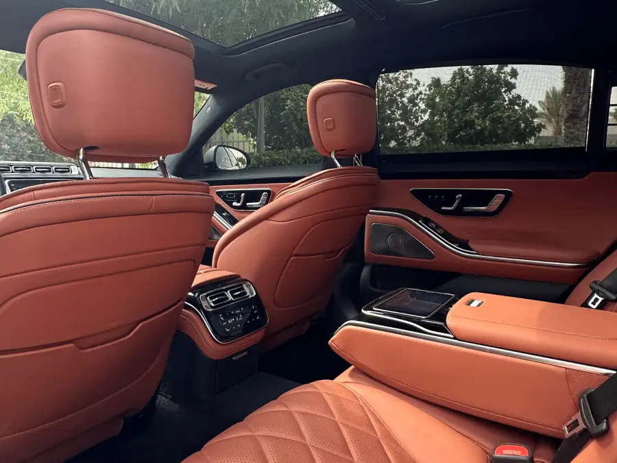 在迪拜租赁梅赛德斯 S450 2024 — Mercedes-Benz — 第 4 张，共 8 张
