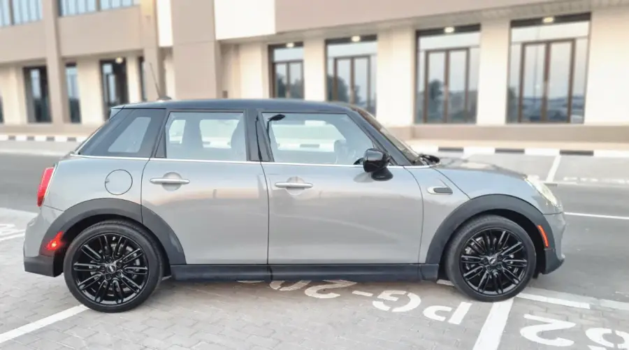 Rent Mini Cooper 2020 in Dubai — photo 5 of 9