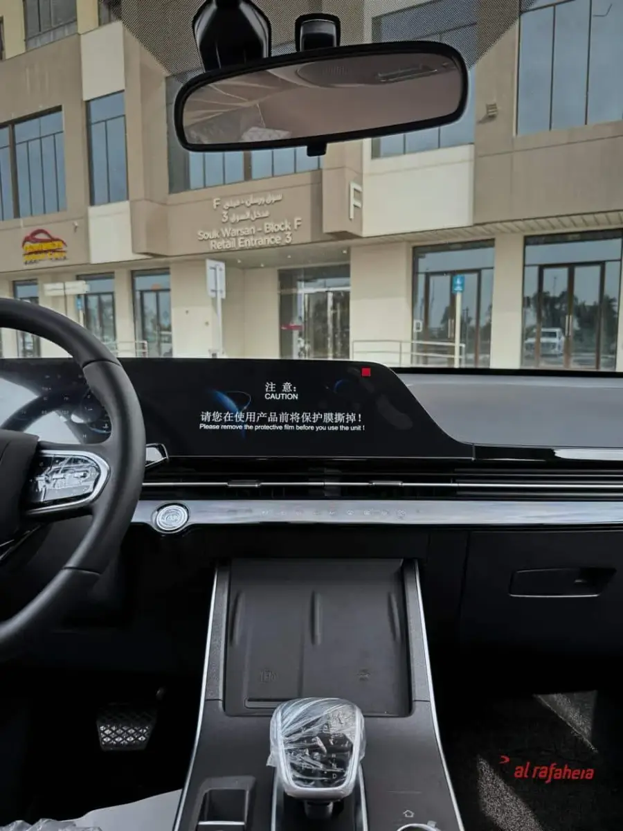 Rent Omoda C5 White 2026 in Dubai — photo 4 of 8