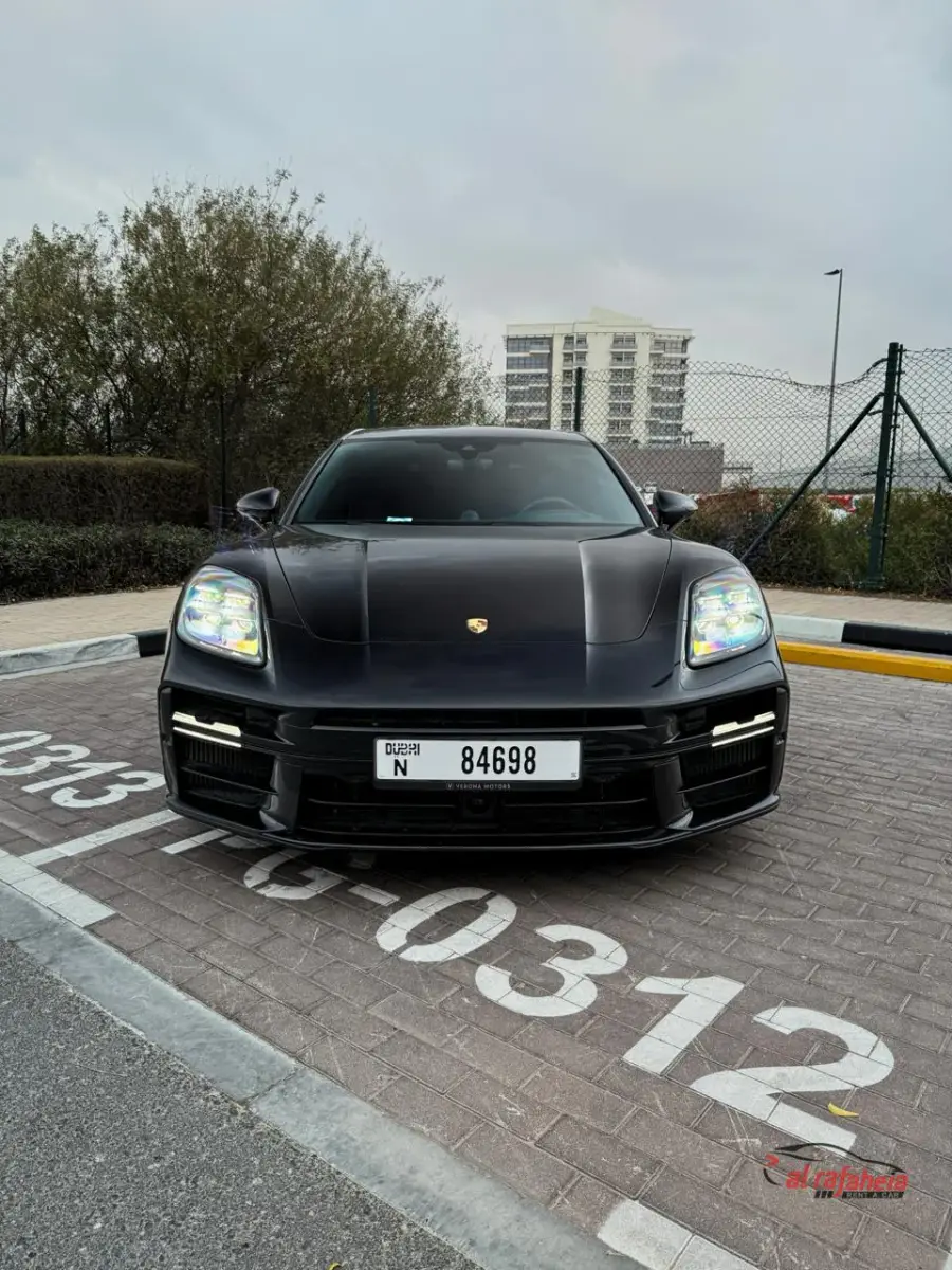 Rent Porsche Panamera 2025 in Dubai — photo 7 of 9