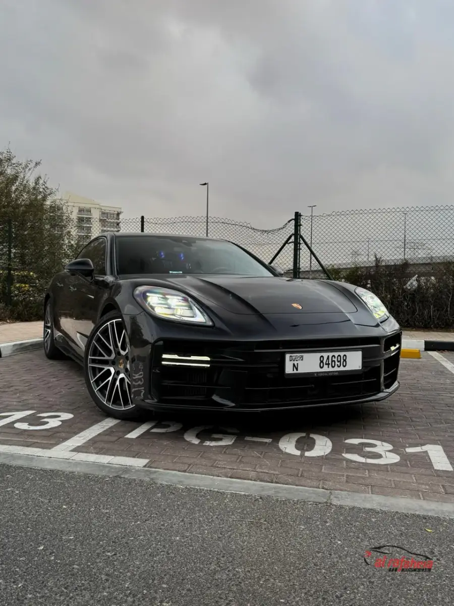 Rent Porsche Panamera 2025 in Dubai — photo 8 of 9
