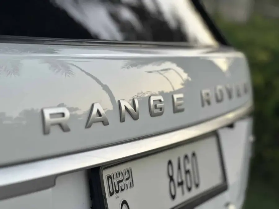 Rent Range Rover Vogue Autobiography 2021 in Dubai — photo 8 of 9