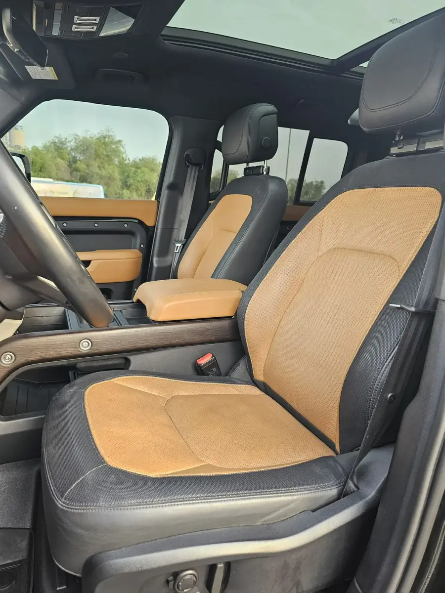 Rent Range Rover Defender 2024 in Dubai — Land Rover — photo 8 of 9