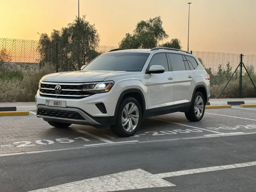 Rent Volkswagen Atlas 2021 in Dubai — photo 2 of 9