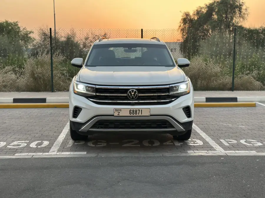 Rent Volkswagen Atlas 2021 in Dubai — photo 4 of 9