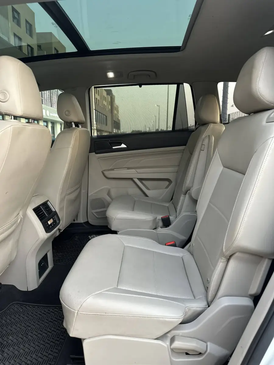 Rent Volkswagen Atlas 2021 in Dubai — photo 8 of 9