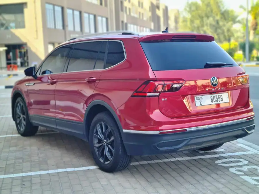 Rent Volkswagen Tiguan 2022 in Dubai — photo 2 of 8