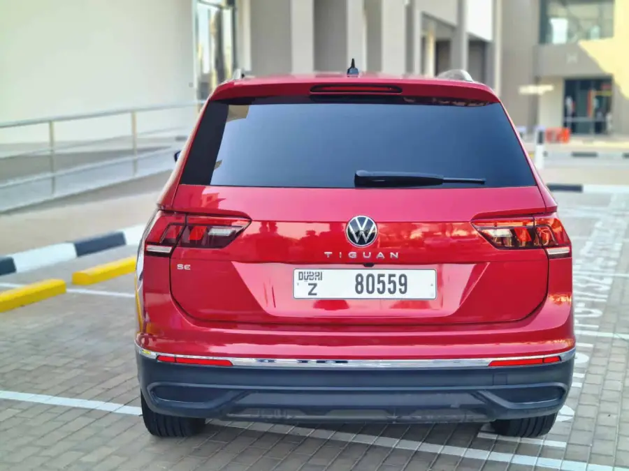 Rent Volkswagen Tiguan 2022 in Dubai — photo 3 of 8