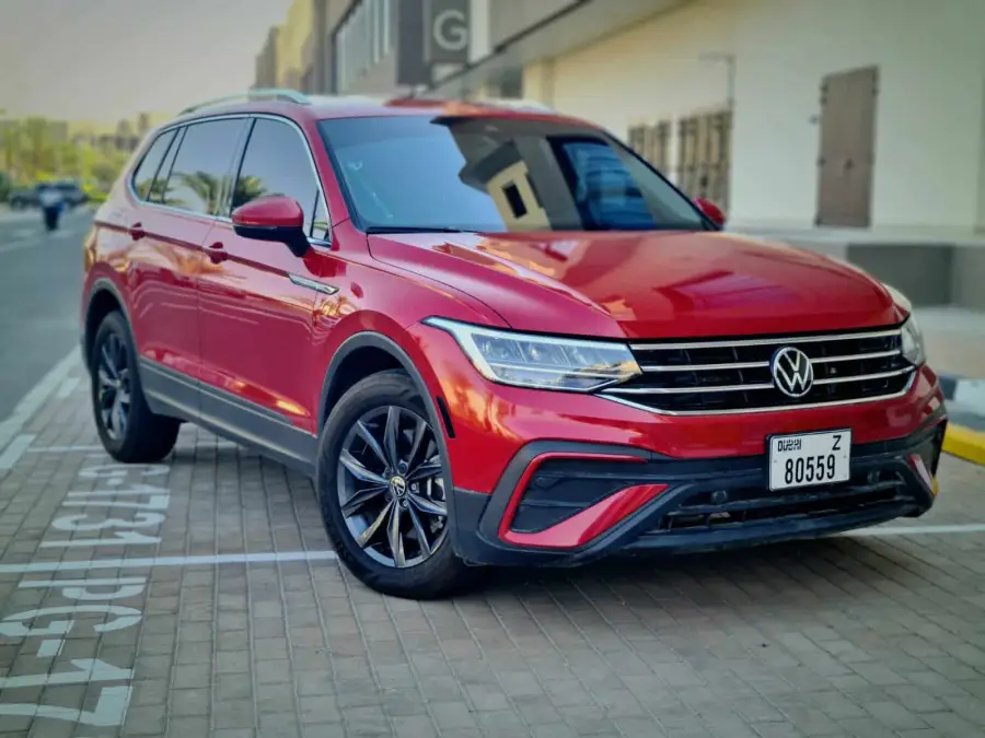 Rent Volkswagen Tiguan 2022 in Dubai — photo 7 of 8