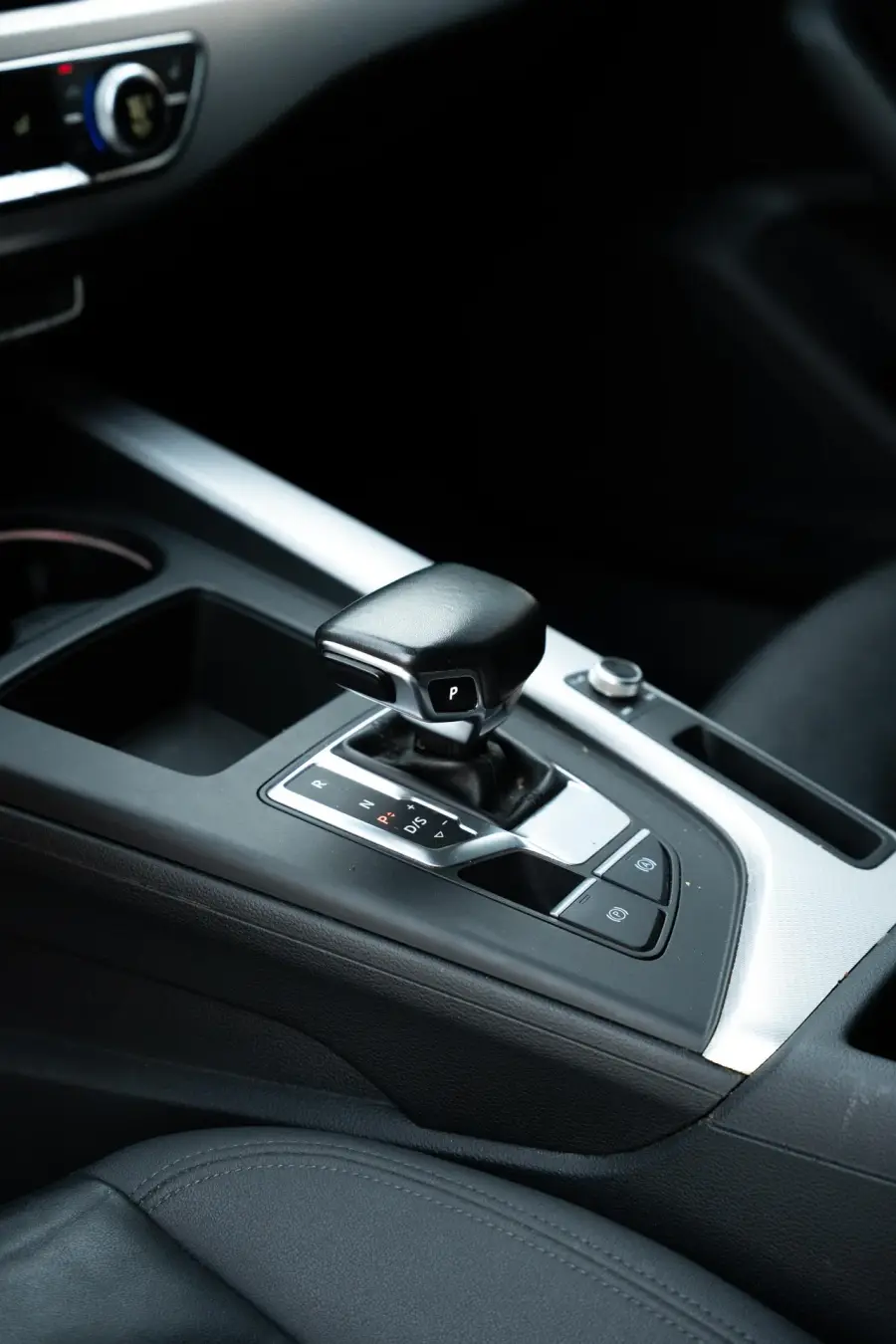 Rent Audi A4 White 2024 in Dubai — photo 14 of 18
