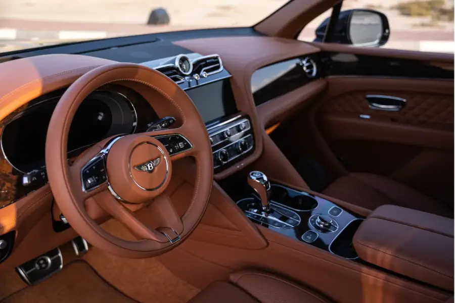 Rent Bentley Bentayga in Dubai — photo 4 of 4