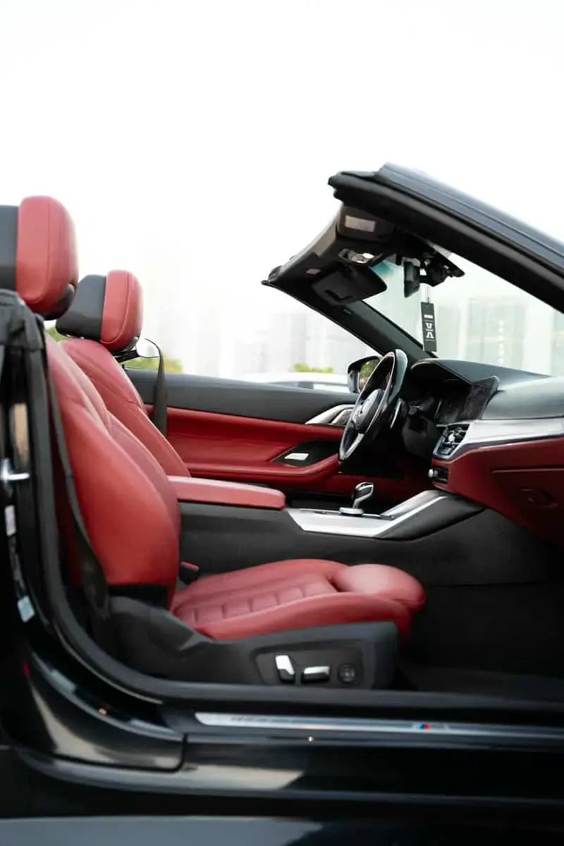 Rent BMW M430i Convertible Black in Dubai — photo 3 of 20