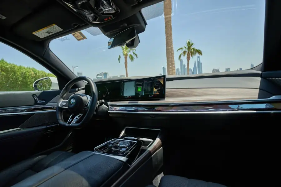 Rent BMW 7 Series White 2023 in Dubai — photo 7 of 8